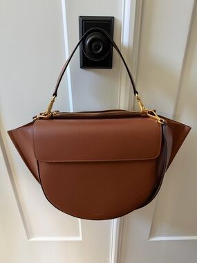 Wandler Hortensia Big Bag - Tan Leather Shoulder Bag - Structured Saddle Tote